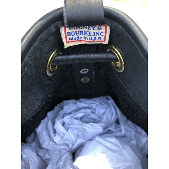 Dooney And Bourke Black Leather Drawstring Bag USA Bucket Crossbody Bag B000538 - Picture 4 of 9